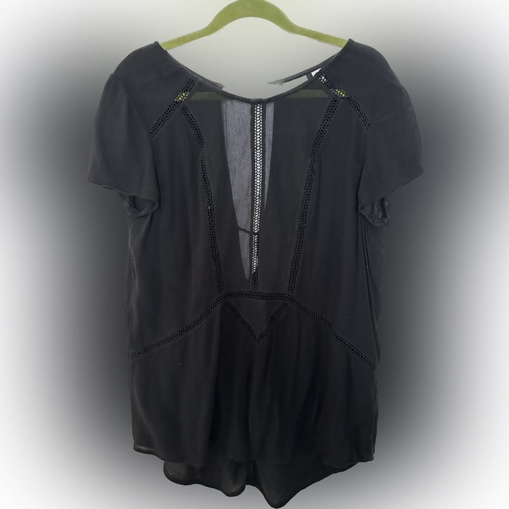 Hinge semi sheer top with keyhole opening in back